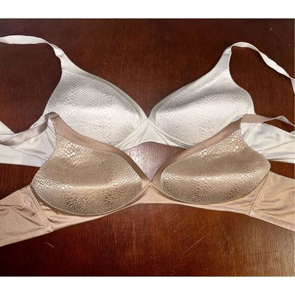 Set of 2  Warners wire free bras size 40C - Picture 1 of 5